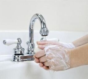 Zapobieganie zakażeniom robakami - mycie rąk